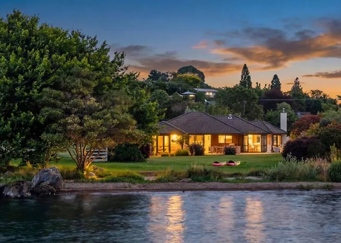 Wai Ata Lakeside Retreat - Holiday home *