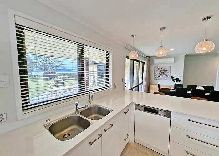 Holiday home Wai Ata Lakeside Retreat - Rotorua