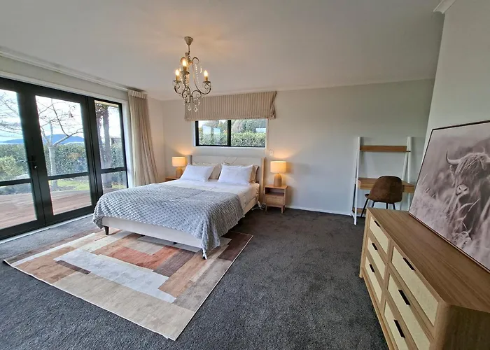 Wai Ata Lakeside Retreat - Holiday home *