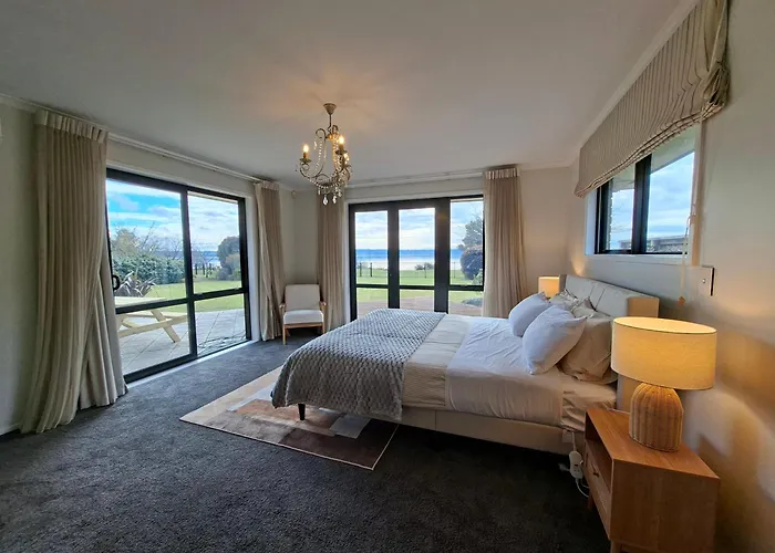 Holiday home Wai Ata Lakeside Retreat - Rotorua