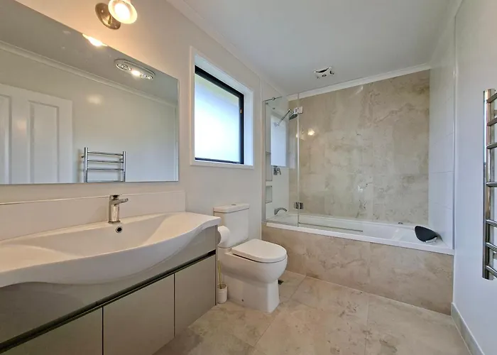 Wai Ata Lakeside Retreat -