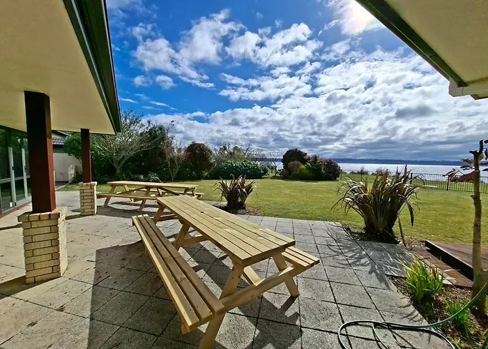 Wai Ata Lakeside Retreat - Holiday home *